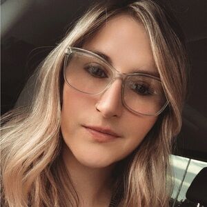 Meet your Posher, Ashlee